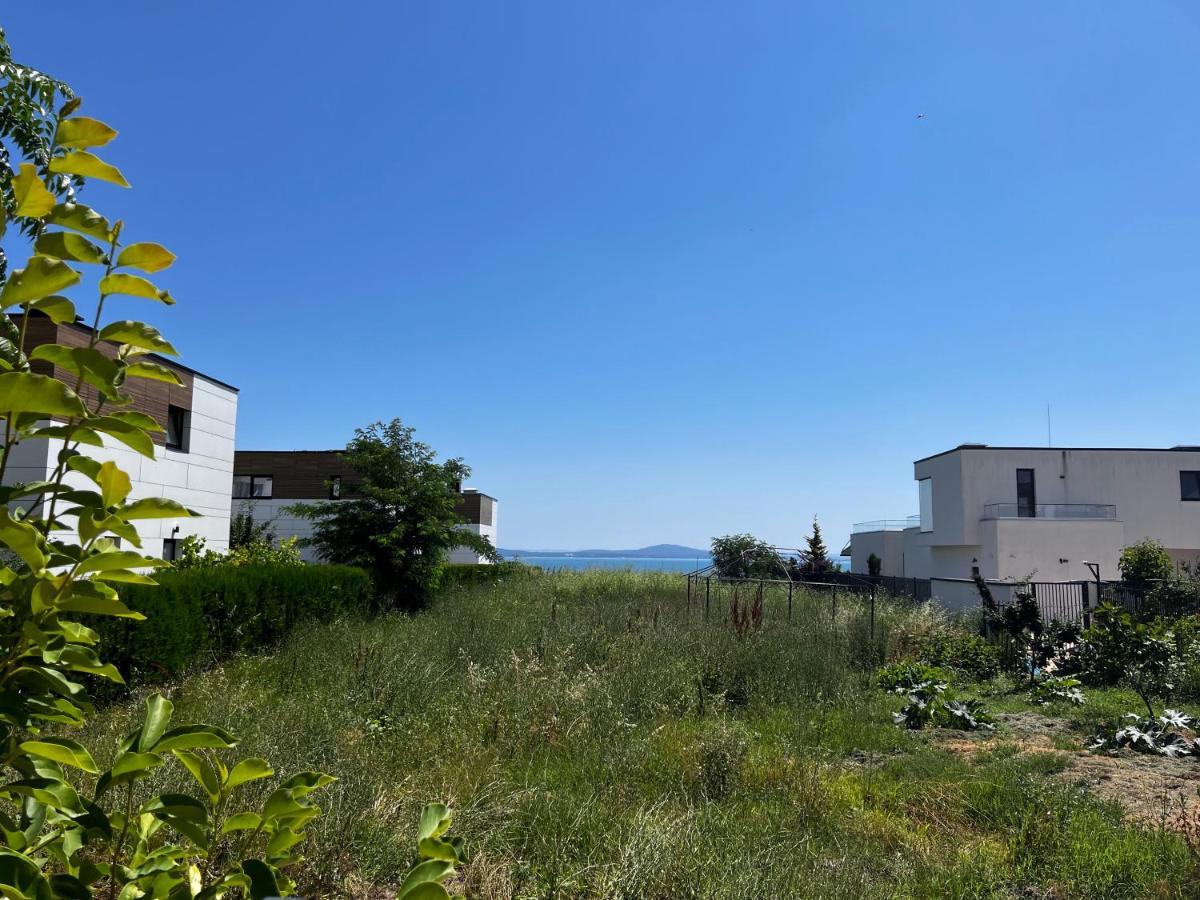 Las Brisas Garden Apartment Burgasz Kültér fotó
