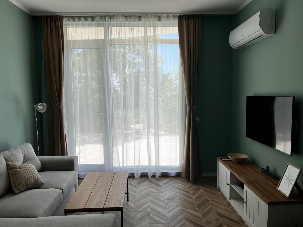 Las Brisas Garden Apartment Burgasz Kültér fotó