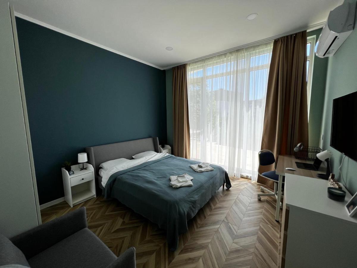 Las Brisas Garden Apartment Burgasz Kültér fotó