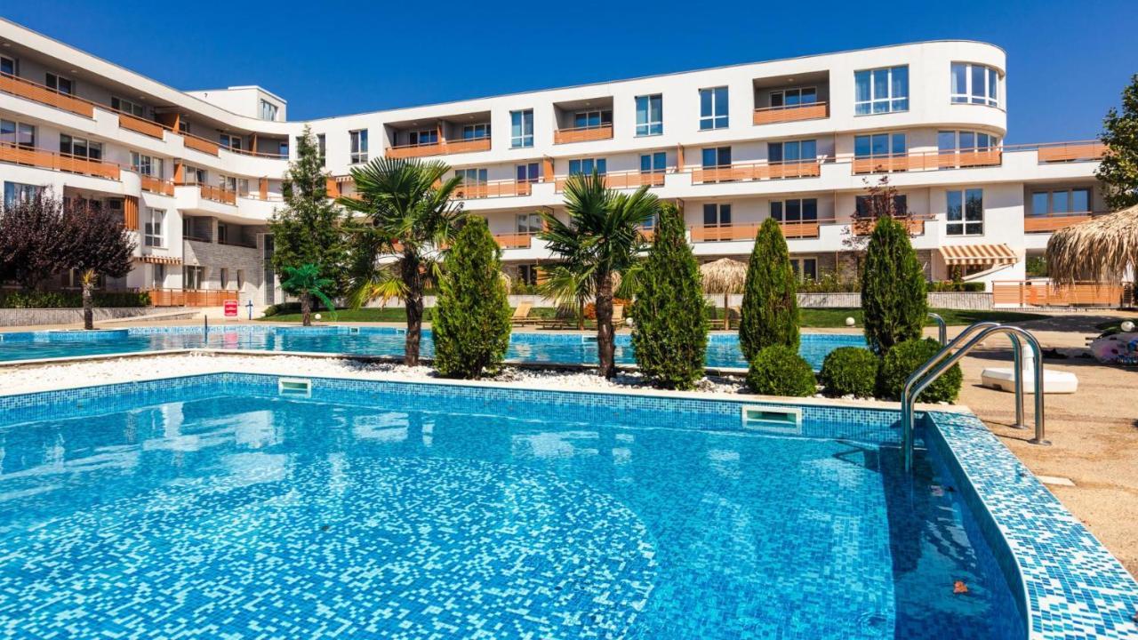 Las Brisas Garden Apartment Burgasz Kültér fotó